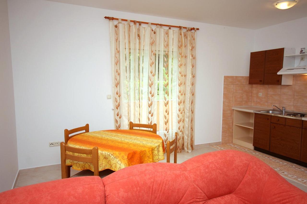 Apartments With A Parking Space Palit, Rab - 5028 Ngoại thất bức ảnh